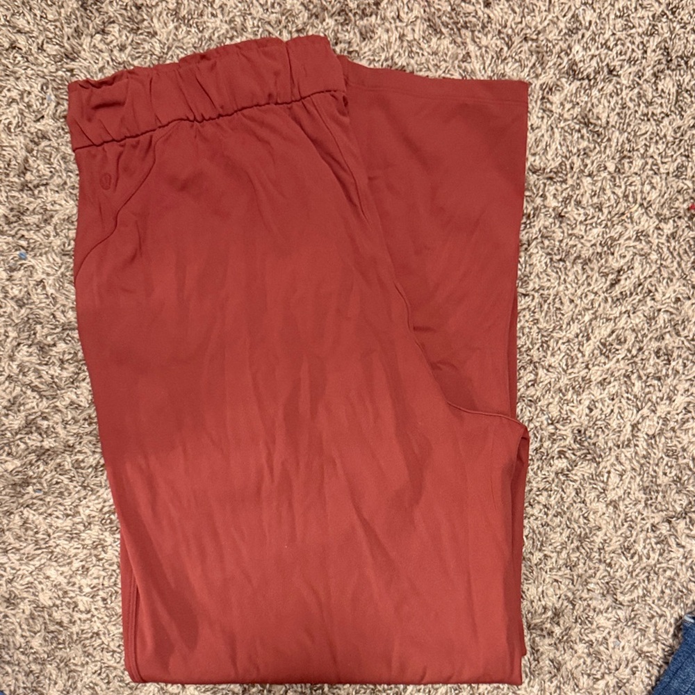 lululemon women’s Rust straight leg pant